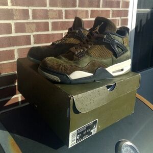 Men's Olive Green Jordan 4